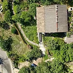 Tomazos Fay\'S House